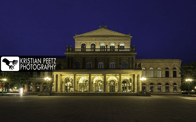 Deutschland, Hannover, Blick auf die Staatsoper, Oper, bei Nacht.